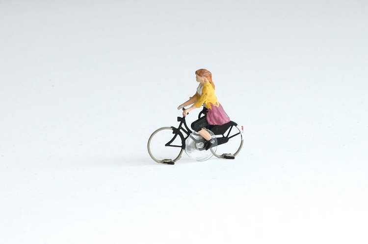 Cycliste - Femme - Cliquez sur l'image pour la fermer