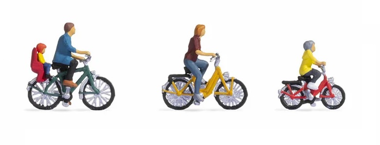 Famille en balade à vélo