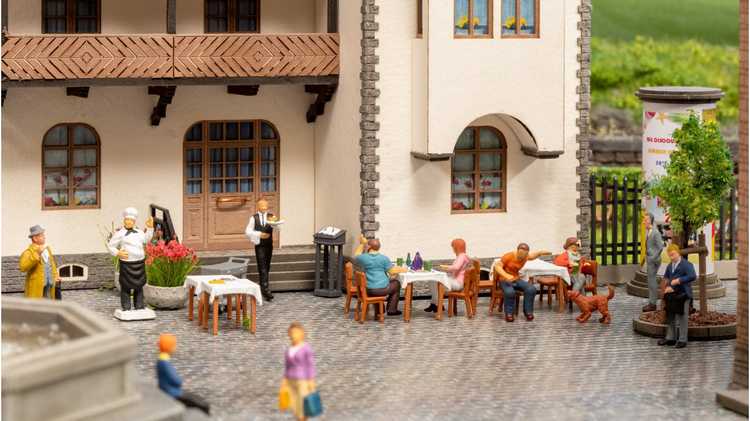 Au restaurant Figurines thématiques - Cliquez sur l'image pour la fermer